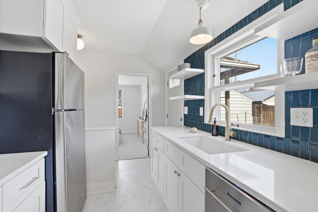 906 E 36th Street, Minneapolis, MN 55407