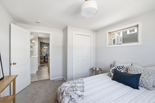 906 E 36th Street, Minneapolis, MN 55407