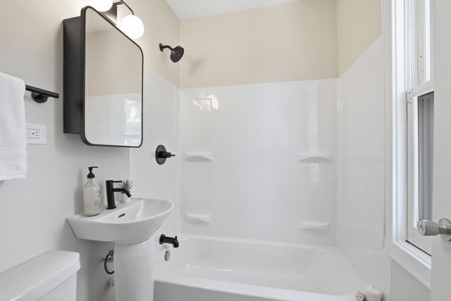 906 E 36th Street, Minneapolis, MN 55407