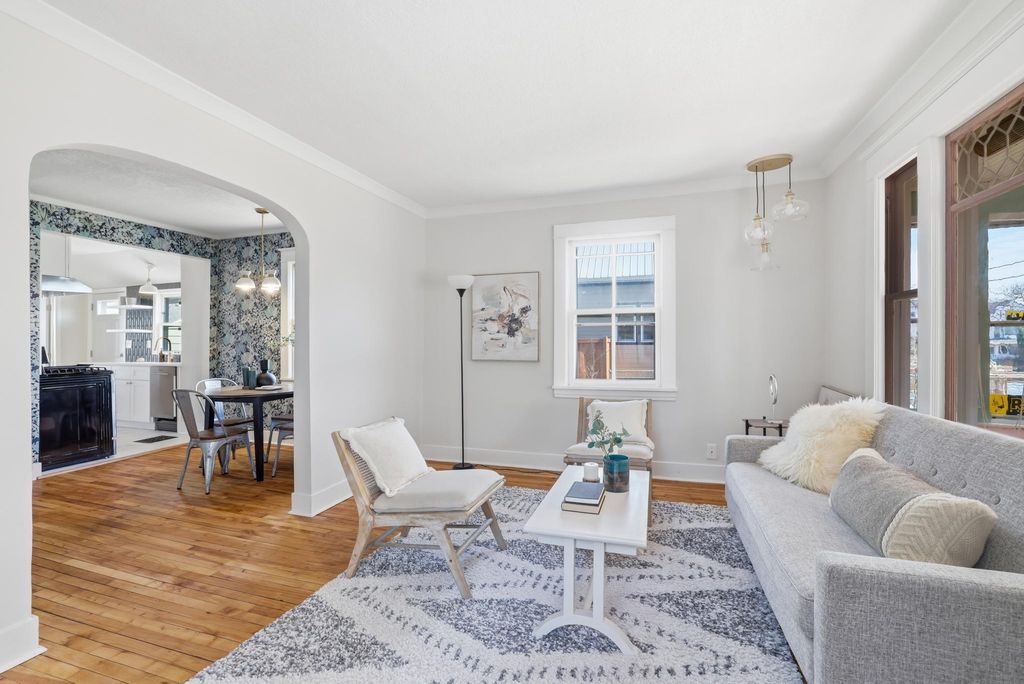 906 E 36th Street, Minneapolis, MN 55407