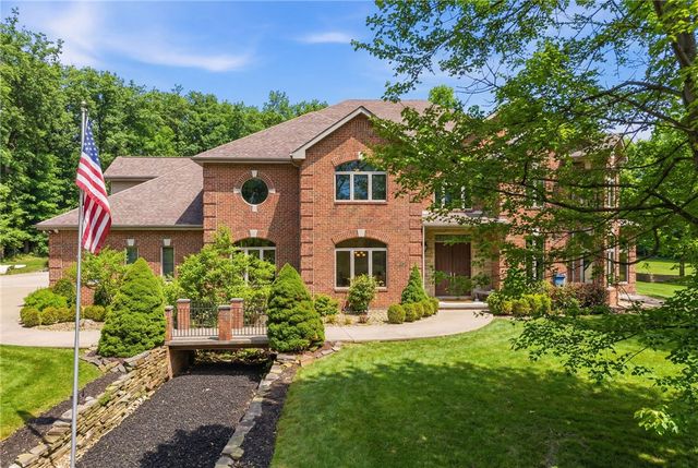 1653 Chapel Ridge, Adams Twp, PA 16046