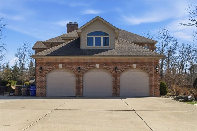 1653 Chapel Ridge, Adams Twp, PA 16046