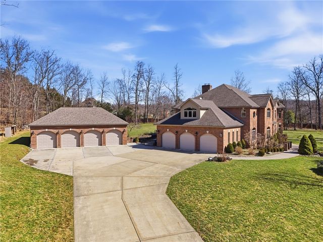 1653 Chapel Ridge, Adams Twp, PA 16046