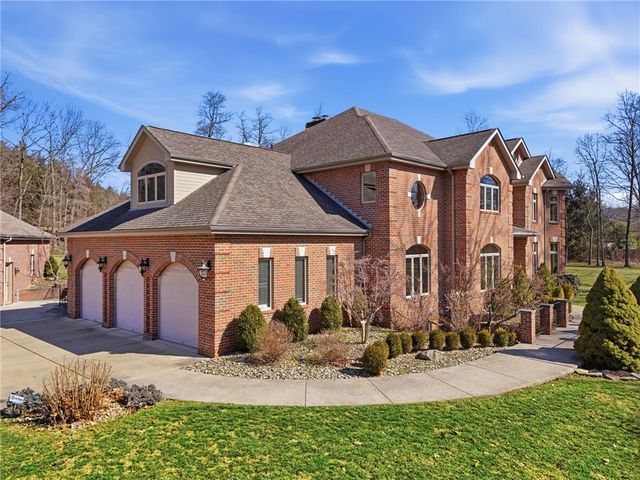 1653 Chapel Ridge, Adams Twp, PA 16046