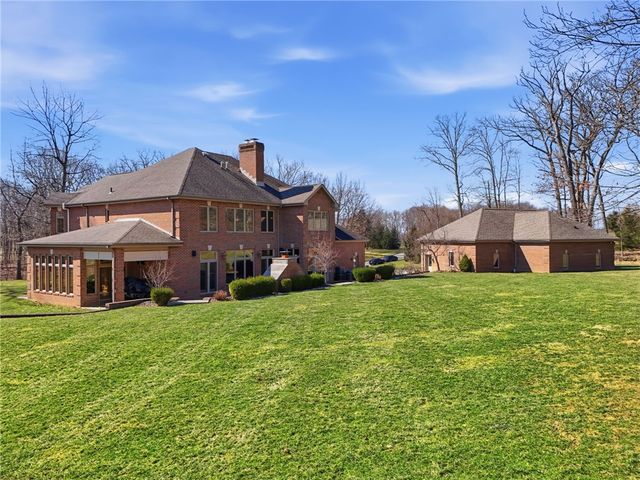 1653 Chapel Ridge, Adams Twp, PA 16046