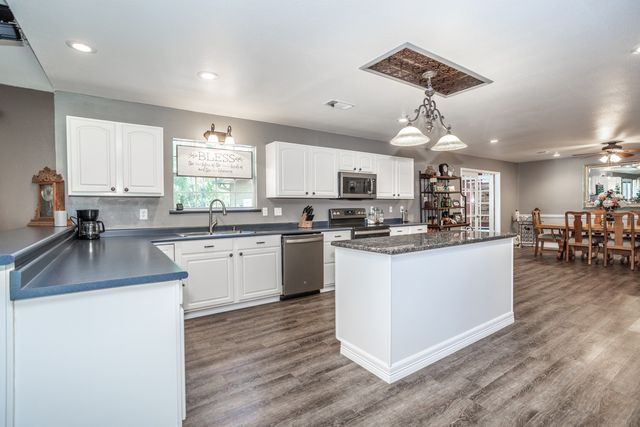 4823 County Road 211, Gainesville, TX 76240
