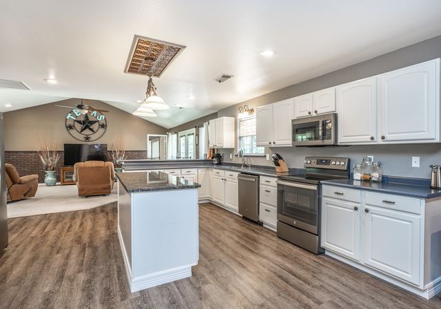 4823 County Road 211, Gainesville, TX 76240
