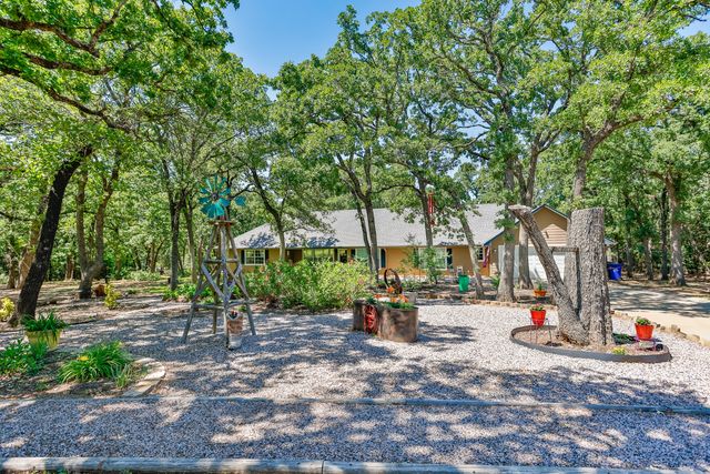 4823 County Road 211, Gainesville, TX 76240