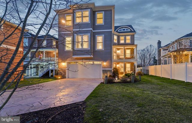 424 KATHERINE AVE, Baltimore, MD 21221