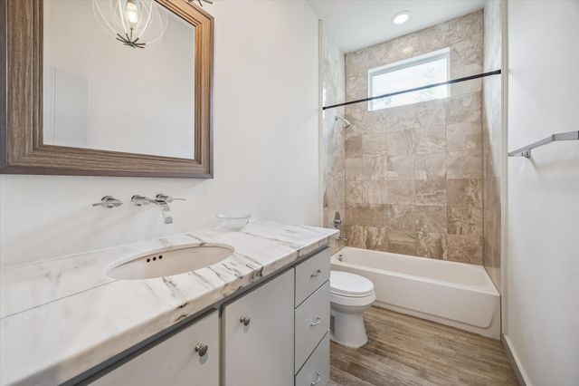 1562 Cheshire Lane, Houston, TX 77018