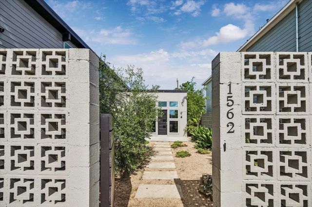 1562 Cheshire Lane, Houston, TX 77018