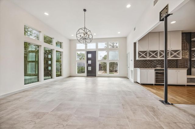 1562 Cheshire Lane, Houston, TX 77018