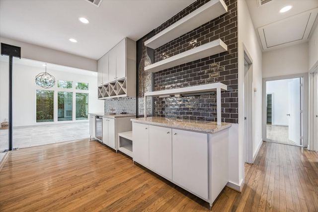 1562 Cheshire Lane, Houston, TX 77018