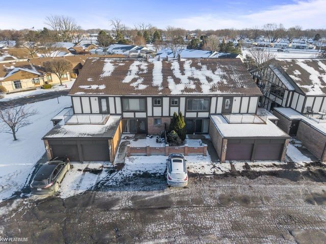 408 Country Club Drive, Saint Clair Shores, MI 48082