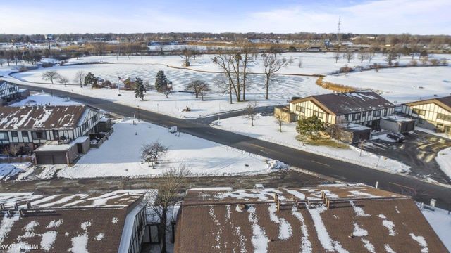 408 Country Club Drive, Saint Clair Shores, MI 48082