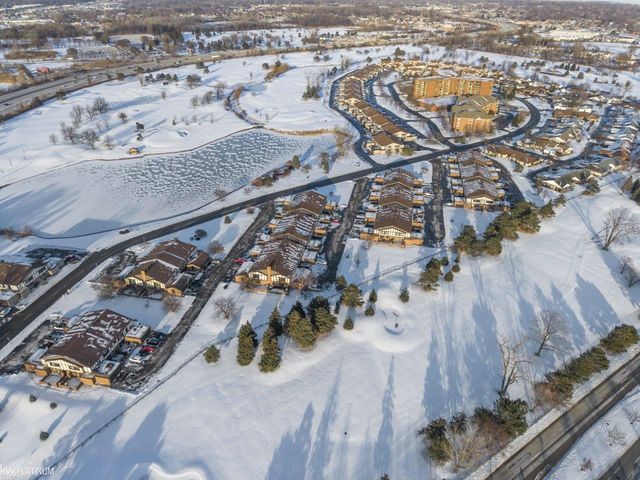 408 Country Club Drive, Saint Clair Shores, MI 48082