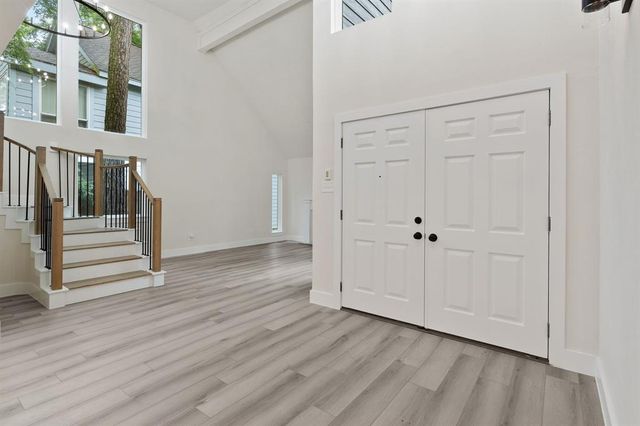8 Dewthread Court, The Woodlands, TX 77380