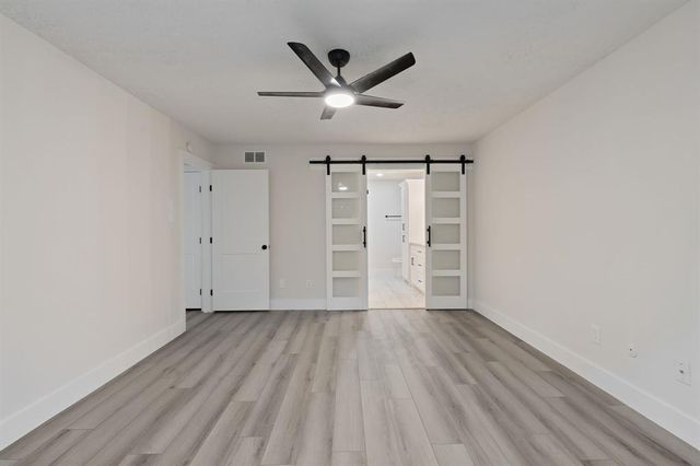 8 Dewthread Court, The Woodlands, TX 77380