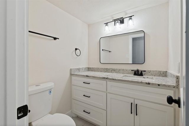 8 Dewthread Court, The Woodlands, TX 77380