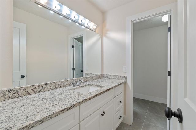 8 Dewthread Court, The Woodlands, TX 77380
