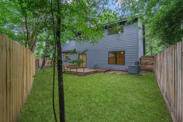 8 Dewthread Court, The Woodlands, TX 77380