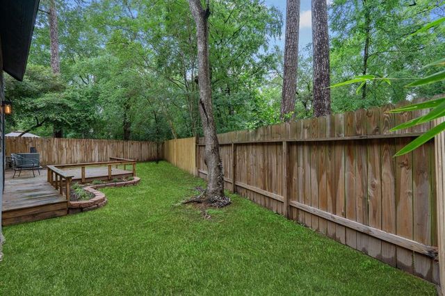 8 Dewthread Court, The Woodlands, TX 77380