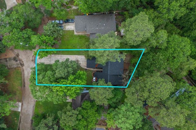 8 Dewthread Court, The Woodlands, TX 77380