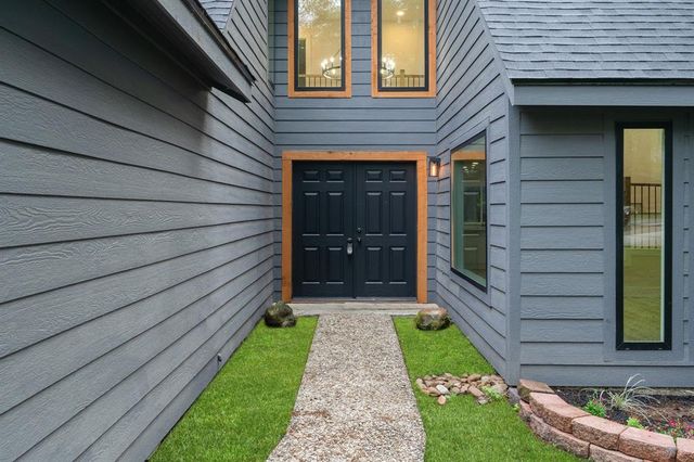 8 Dewthread Court, The Woodlands, TX 77380