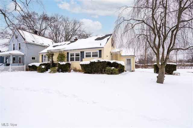 401 Louisiana Avenue, Elyria, OH 44035