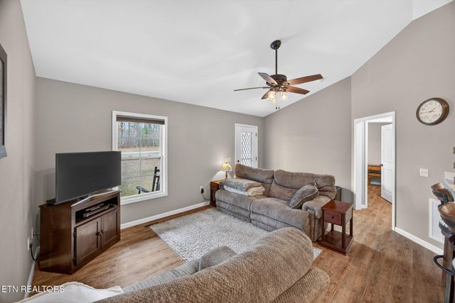 4066 Cumberland Lakes Drive, Monterey, TN 38574