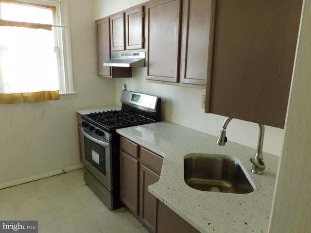 573 E CARVER ST, Philadelphia, PA 19120