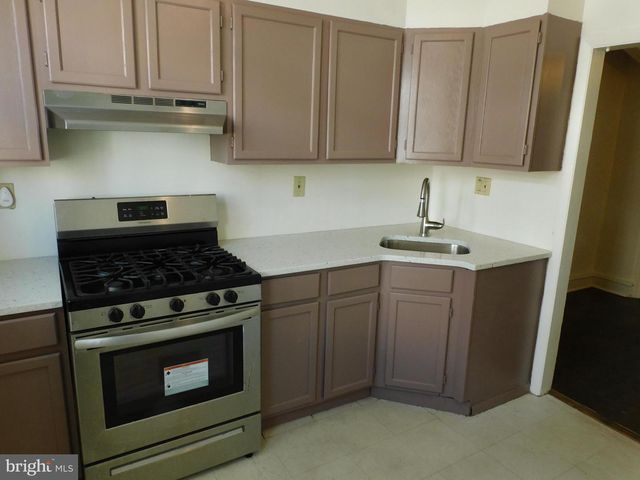 573 E CARVER ST, Philadelphia, PA 19120