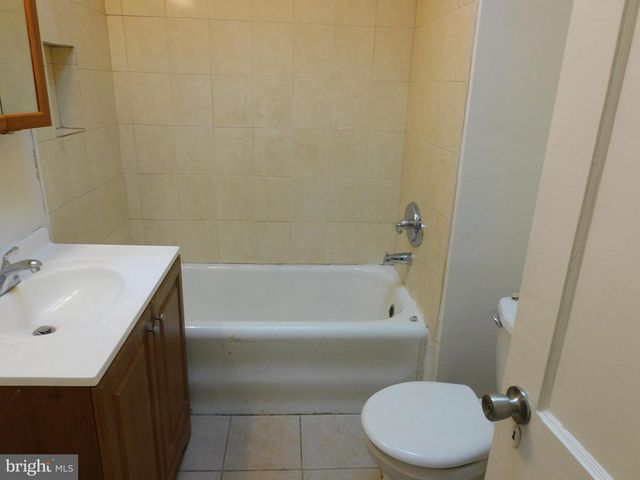 573 E CARVER ST, Philadelphia, PA 19120