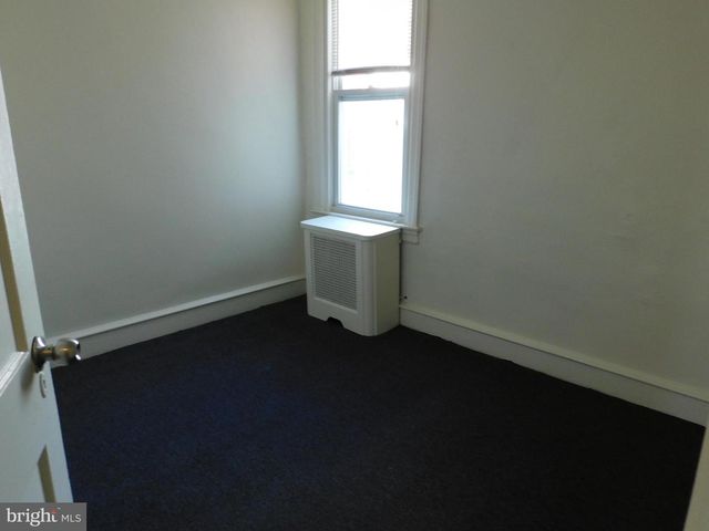 573 E CARVER ST, Philadelphia, PA 19120