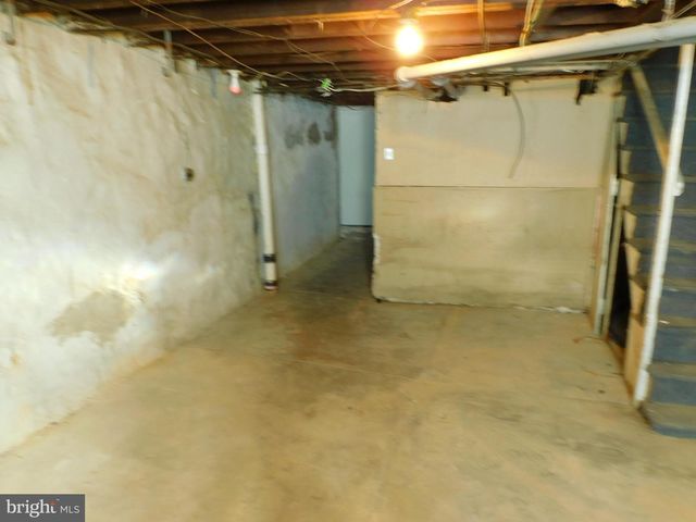 573 E CARVER ST, Philadelphia, PA 19120