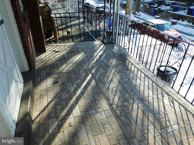 573 E CARVER ST, Philadelphia, PA 19120