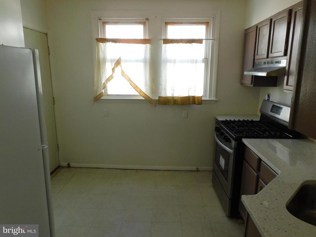 573 E CARVER ST, Philadelphia, PA 19120