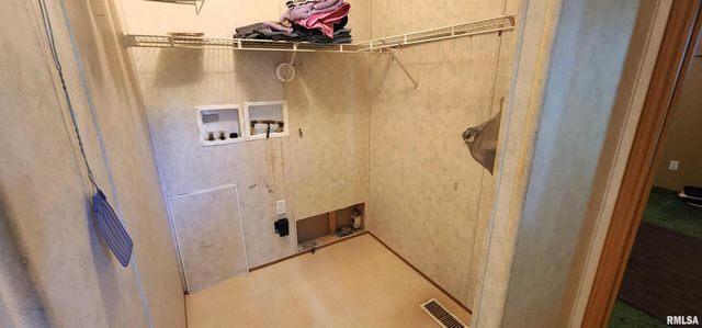 210 E Old Plank Rd Road, Chester, IL 62233