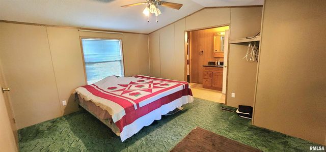 210 E Old Plank Rd Road, Chester, IL 62233