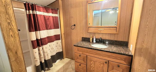 210 E Old Plank Rd Road, Chester, IL 62233