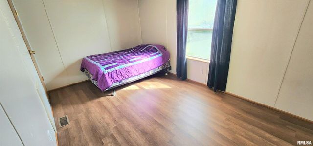 210 E Old Plank Rd Road, Chester, IL 62233