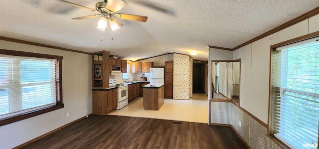 210 E Old Plank Rd Road, Chester, IL 62233