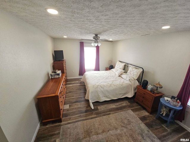 6 BROOKHAVEN Drive, Mt Vernon, IL 62864