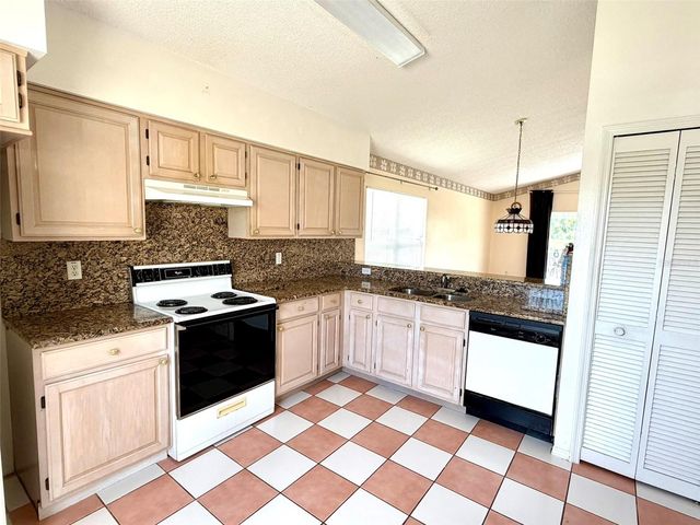 2705 CHATHAM CIRCLE, Kissimmee, FL 34746