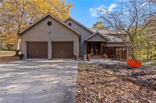 15617 Oakmont Drive, Kearney, MO 64060