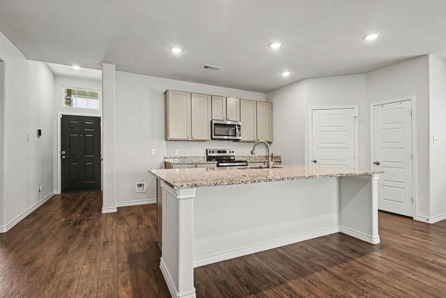9828 Dynamics Drive, Fort Worth, TX 76179
