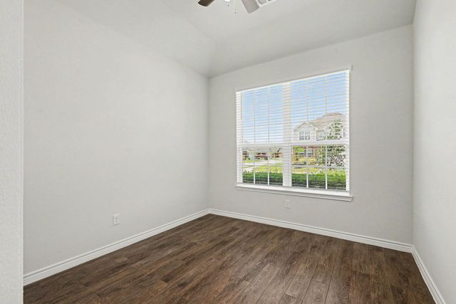 9828 Dynamics Drive, Fort Worth, TX 76179