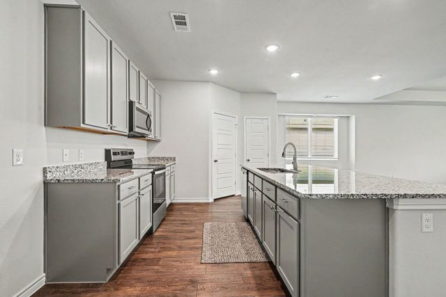 9828 Dynamics Drive, Fort Worth, TX 76179