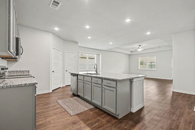 9828 Dynamics Drive, Fort Worth, TX 76179