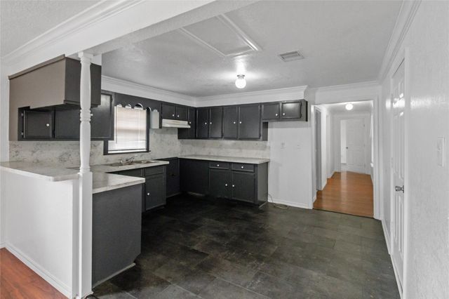 2701 Almendares Avenue, Pasadena, TX 77506